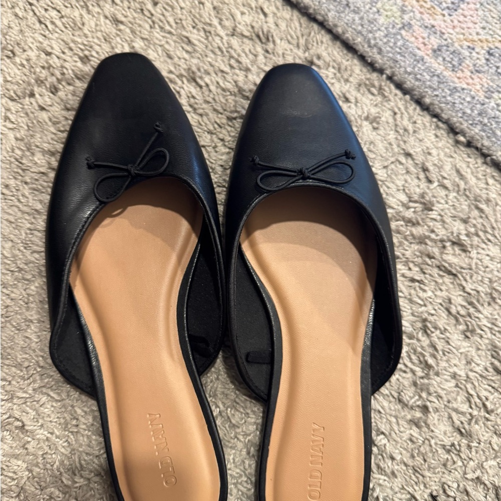 Old Navy Black Women's Slip-On Shoes